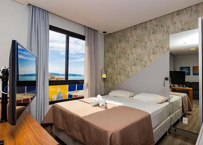 Aion Suites 303 - Lindo Apartamento Com Vista Para O Mar, A 60M Da Praia De Bombinhas, Com Piscina E Academia No Rooftop.